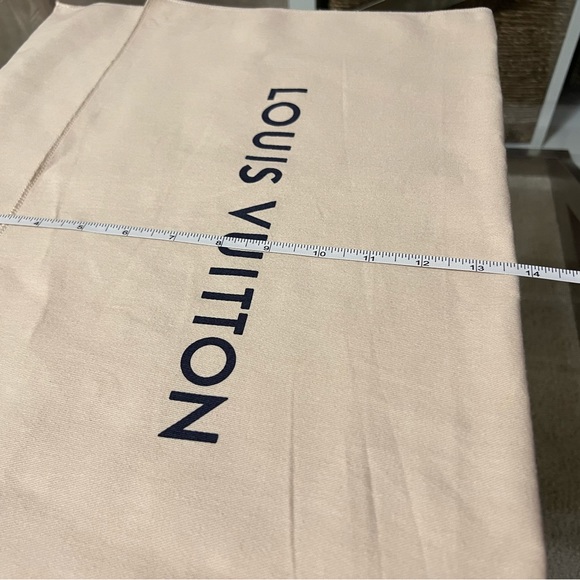 Large Louis Vuitton Dust Bag - Picture 8 of 8